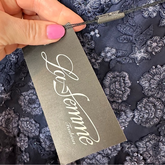 NWT La Femme Size 20 Navy Intricate Lace Long Tulle Gown Plus - Picture 10 of 12